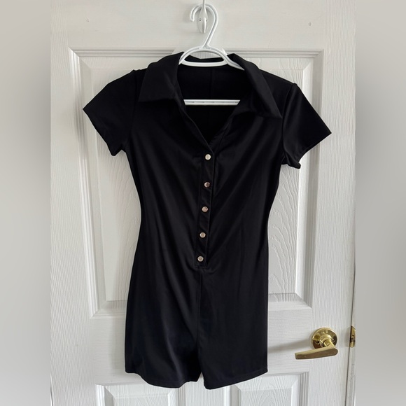 POLO BODYCON ROMPER BLACK SIZE SMALL SHORTS AND SHORT SLEEVE WITH BUTTONS - Picture 5 of 10